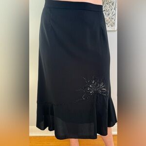 ❤️ Beaded detail ruffle hem midi skirt